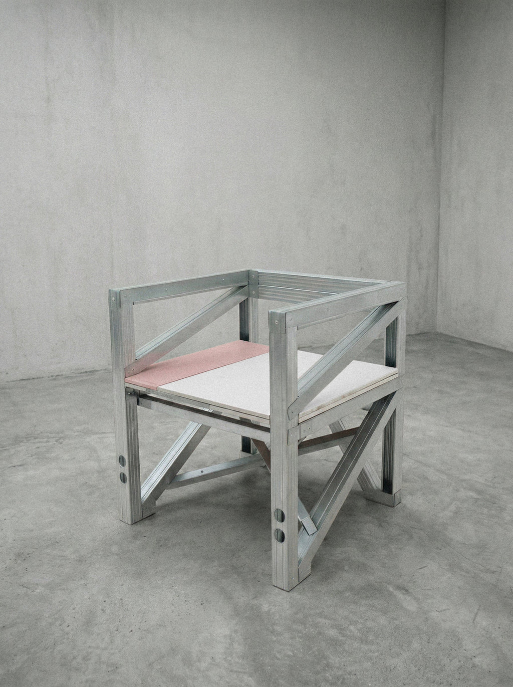 chair 001