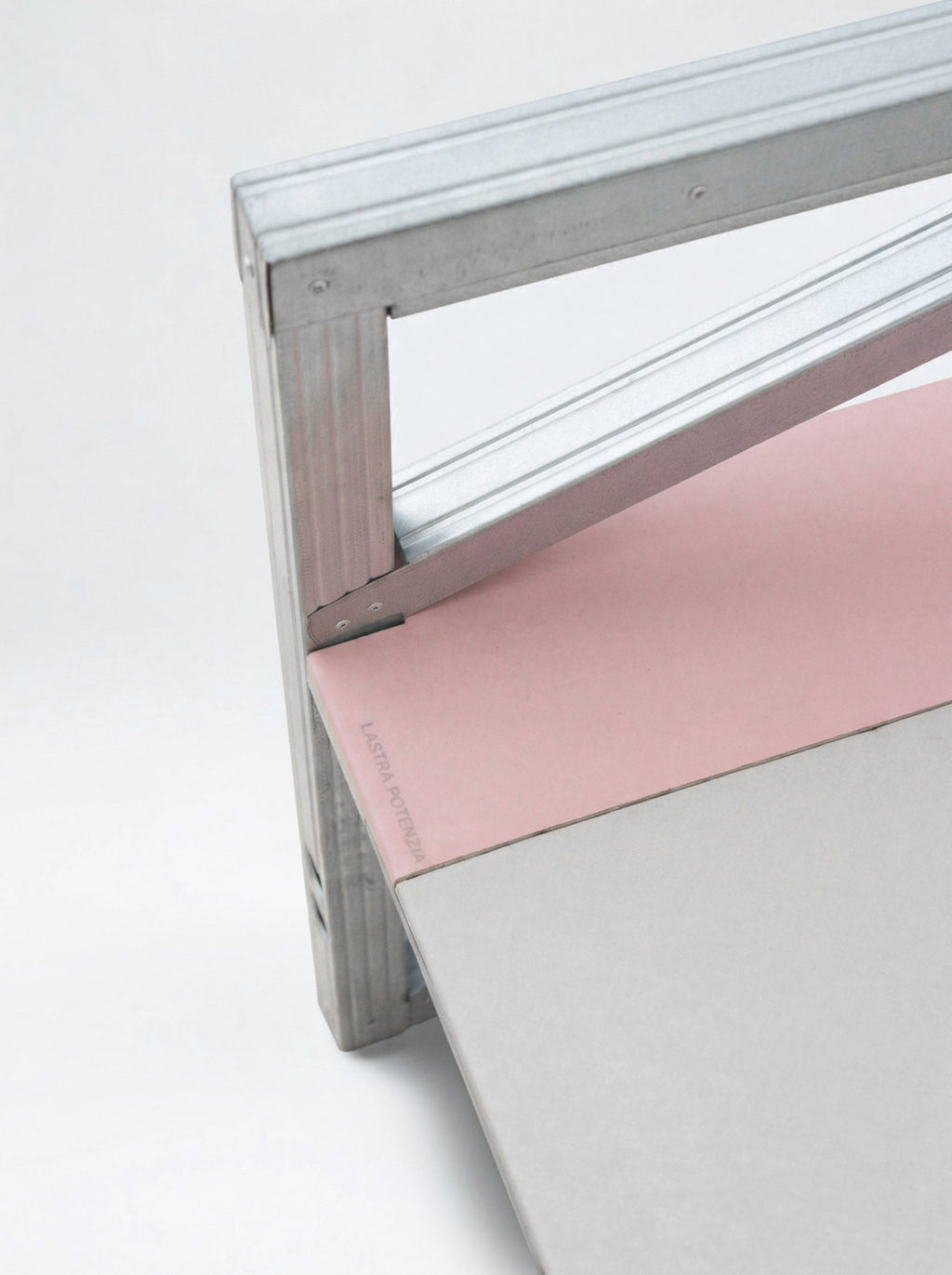 chair 001